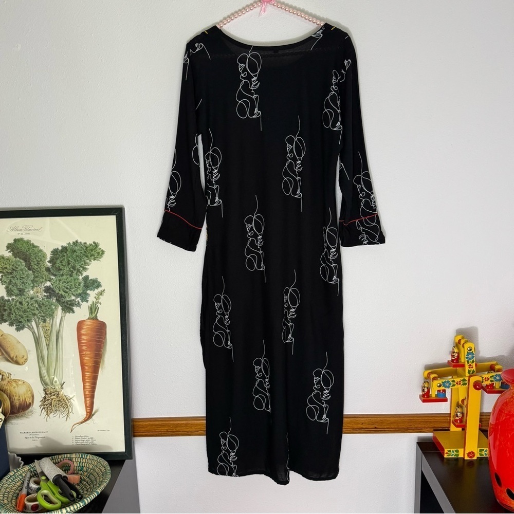Unbranded black intertwined couple embroidered faces dress size Large - Picture 14 of 16
